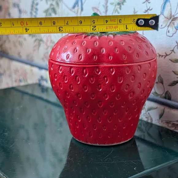 Vtg Milk Glass Strawberry Jar - Picture 10 of 13